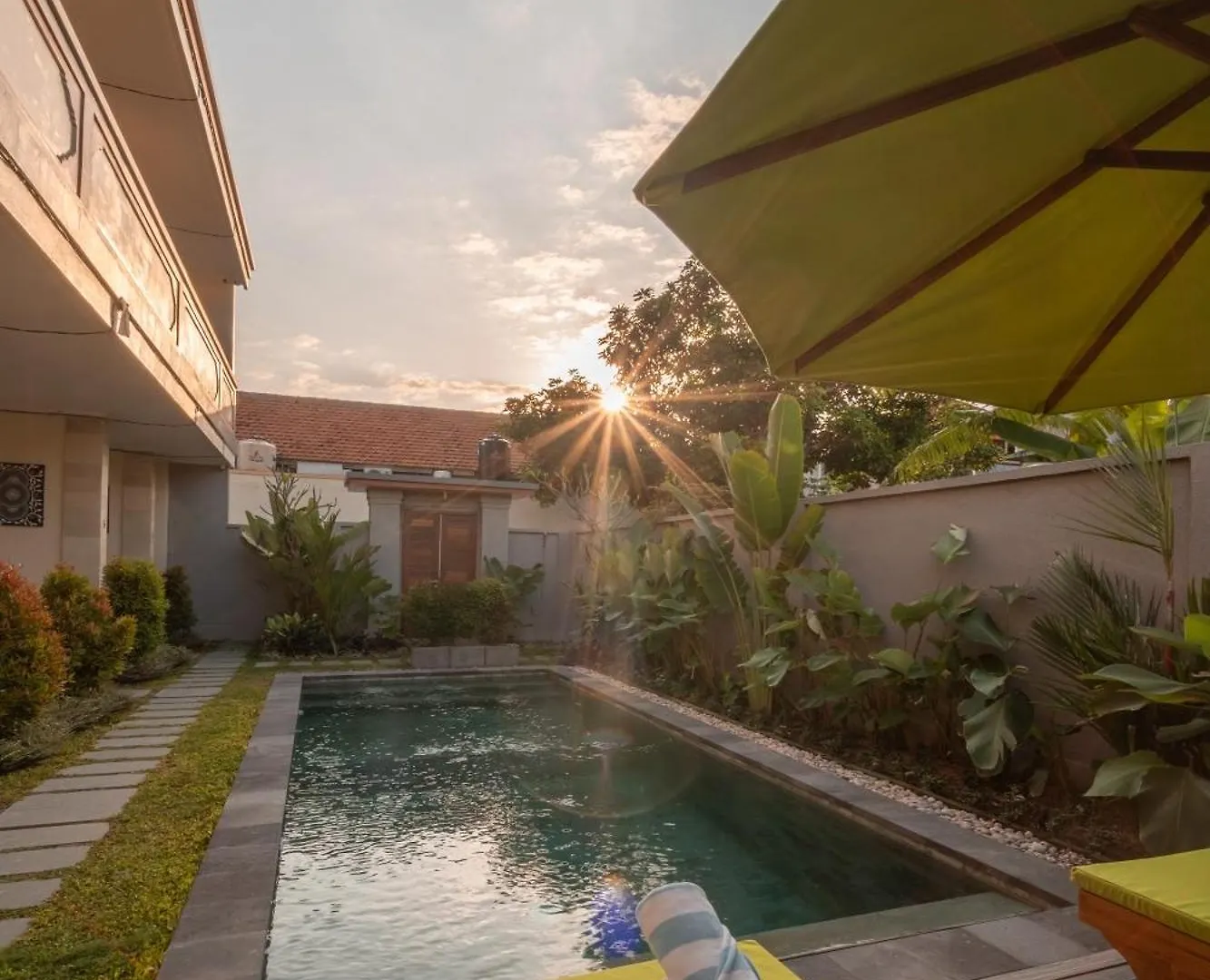 Apartment Titeng Guest House - Comfortable Studio In Amazing Location Near Potato Head And The Beach Seminyak  Indonesia