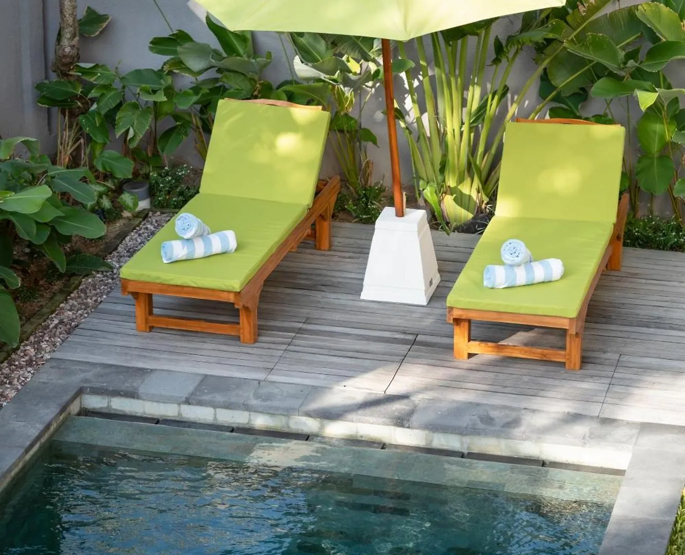 Titeng Guest House - Comfortable Studio In Amazing Location Near Potato Head And The Beach Seminyak  Indonesia